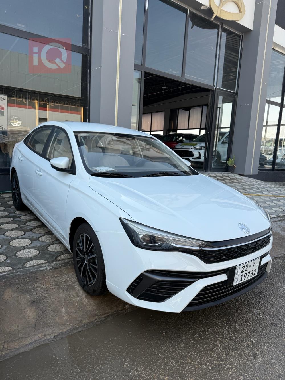 ئێم جی 5 پڵەس